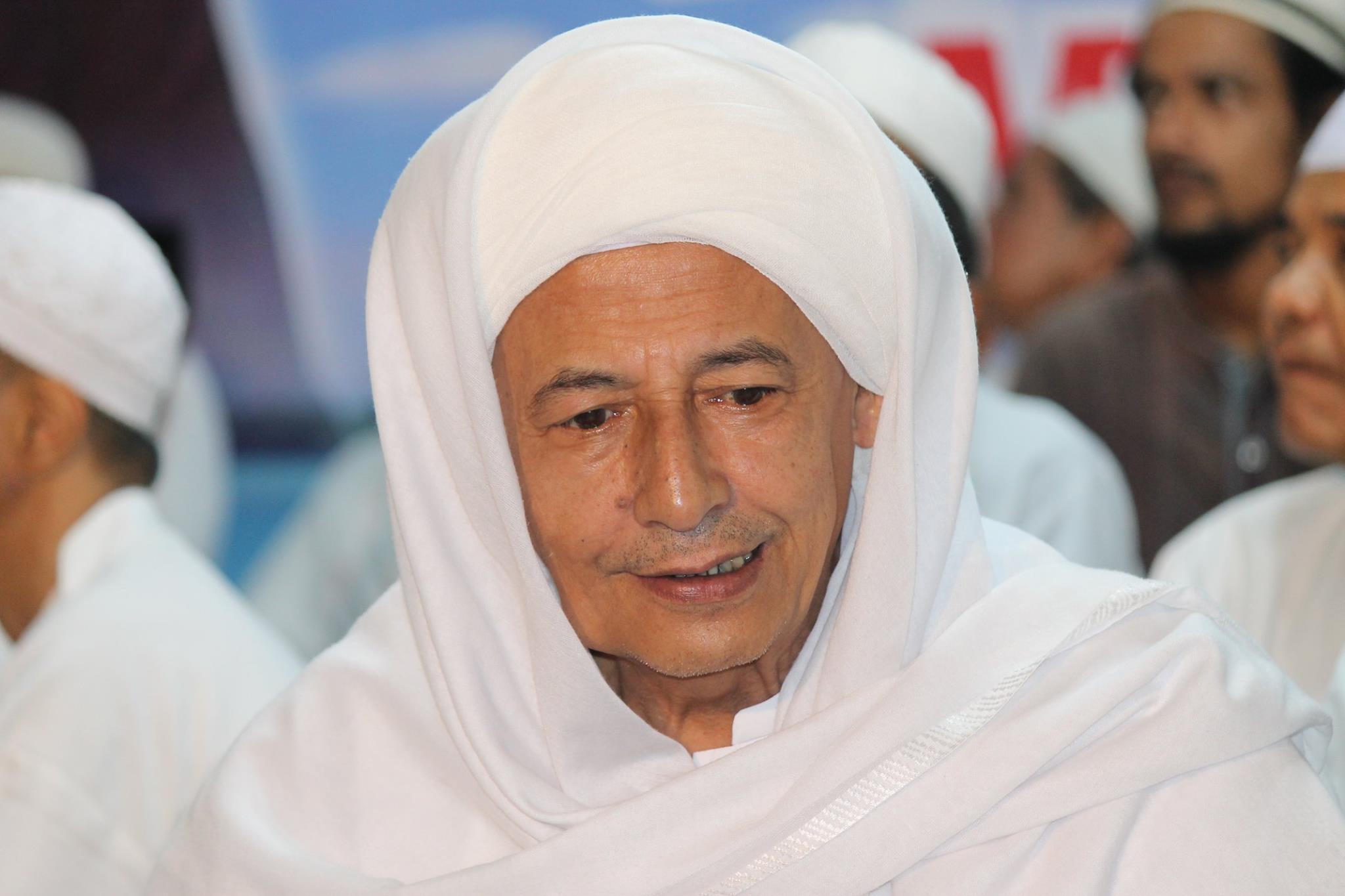 14+ Foto Keluarga Habib Luthfi Bin Yahya Background